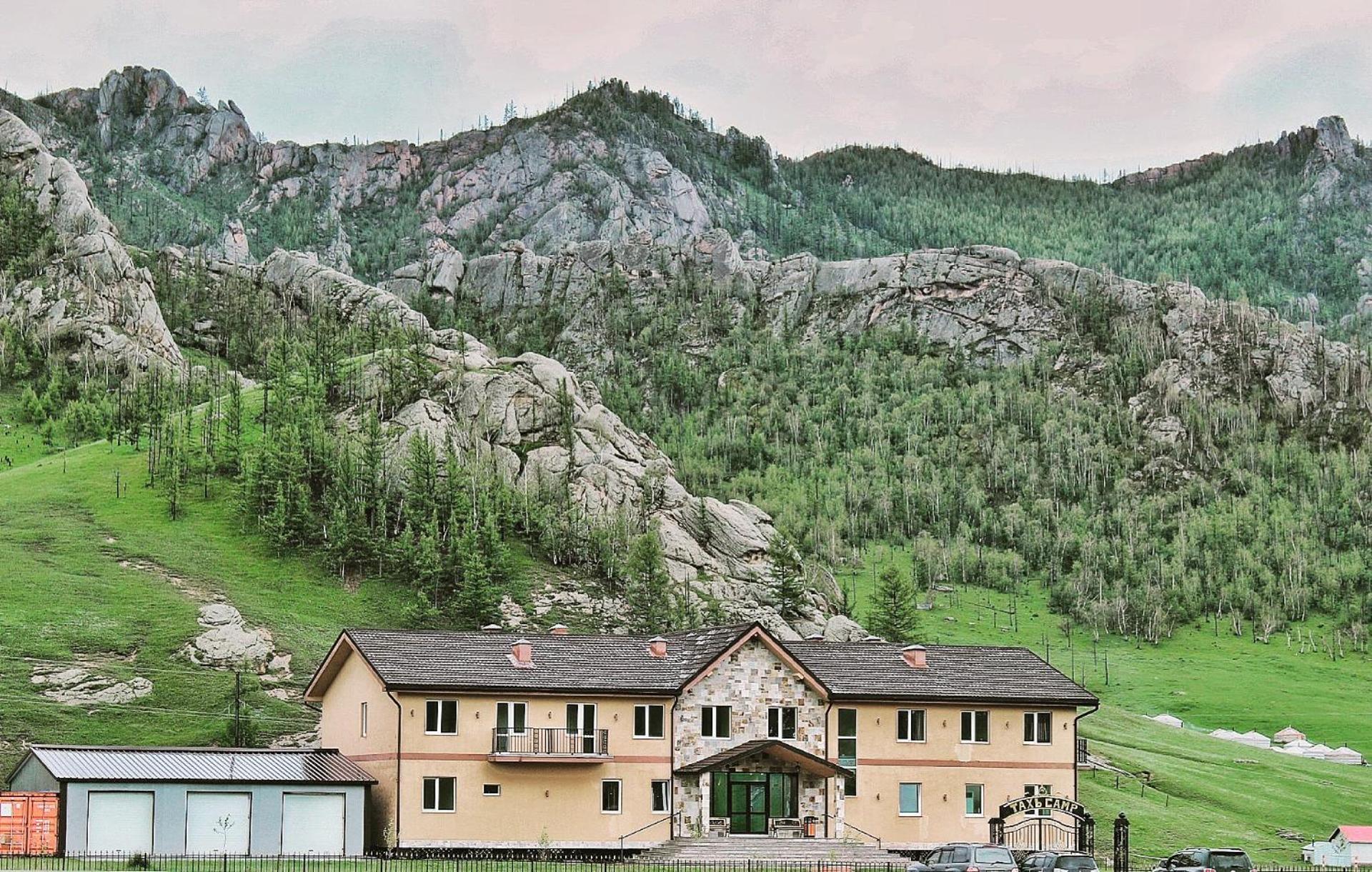 Takhi Resort Terelj Yoliin Hural エクステリア 写真